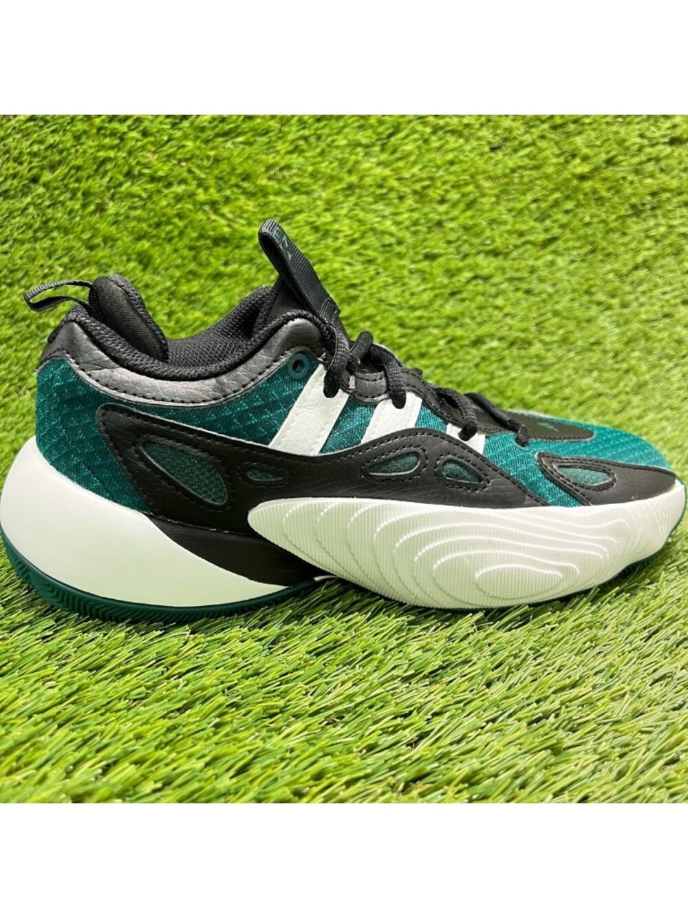 Adidas Trae Unlimited 2 Boys Size 5Y Green Black Athletic Running Shoes Sneakers